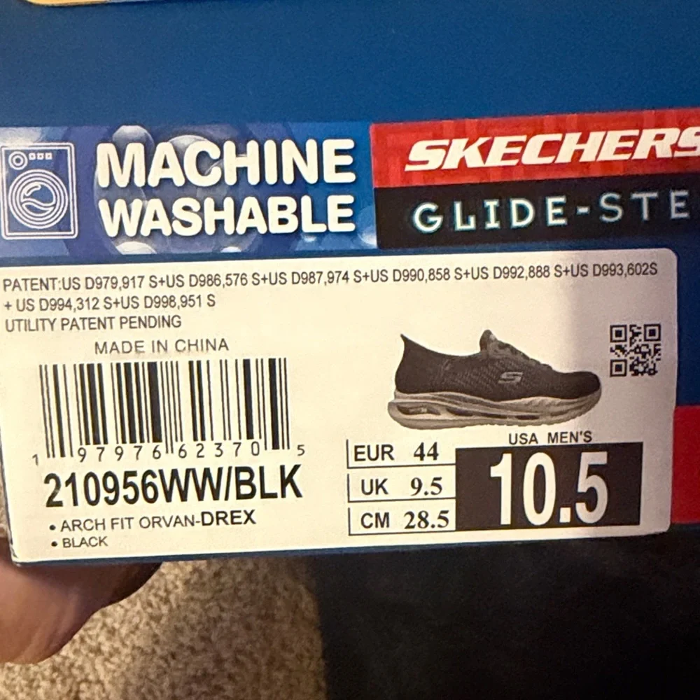Skechers Arch Fit Black and Gray Men's Athletic Walking Shoe